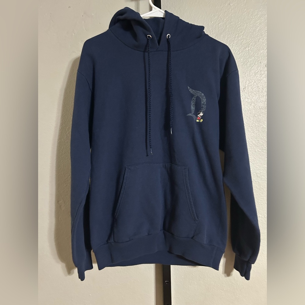 Disney Women’s  navy blue Sweater size small